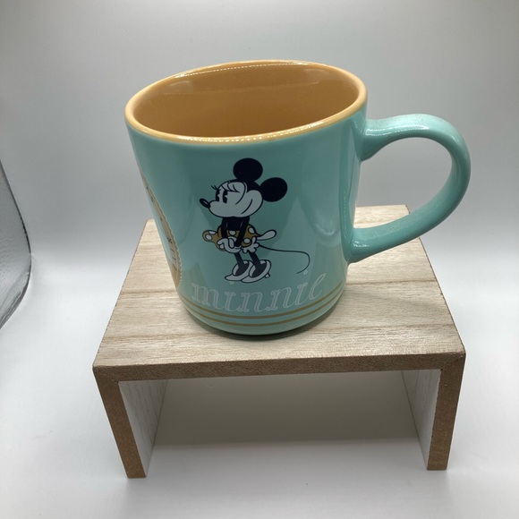 Disney Mickey Mouse and Minnie Mouse Mug - Picture 4 of 10